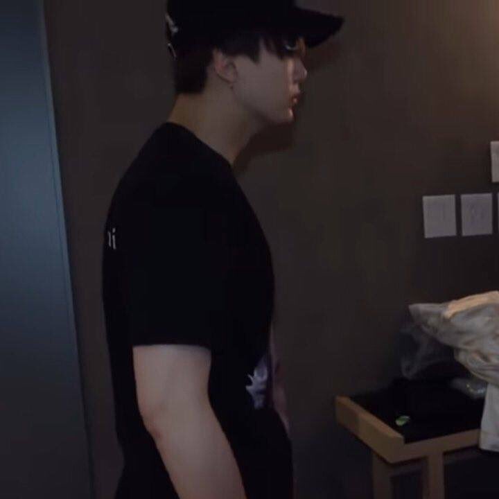 bts, suga, suga cập nhật chuyện cơ bắp, suga nói dối, cơ bắp suga, suga body, suga gym, suga muscle, suga funny, jungkook, jimin, v bts, suga cute, suga sexy, V BTS cute