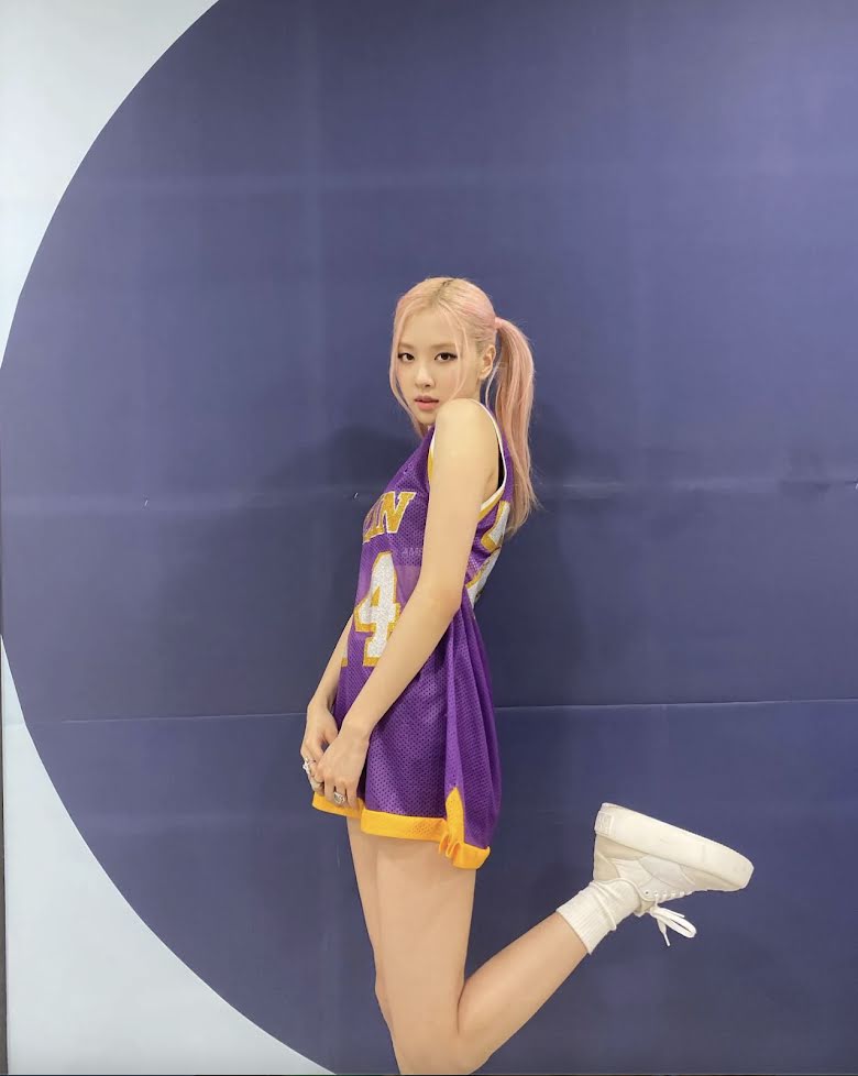 Blackpin, The Boyz, Rose, Juyeon, Rose sexy, Rose tank top, Rose Juyeon, Rose Blackpink gợi cảm, Rose Blackpink outfit, Jennie, Jisoo, Lisa, Jennie outfit