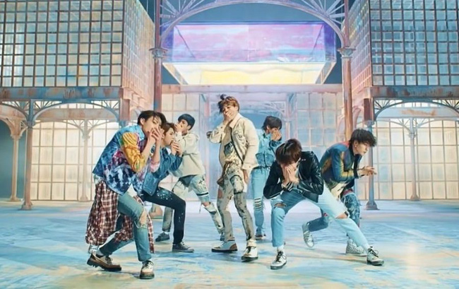 BTS, Fake Love, BTS làm nên lịch sử với Fake Love, BTS Fake Love, BTS kỷ lục 2022, BTS record 2022, Jungkook, Jimin, V BTS, Jin, J-Hope, RM, Suga, BTS 2022