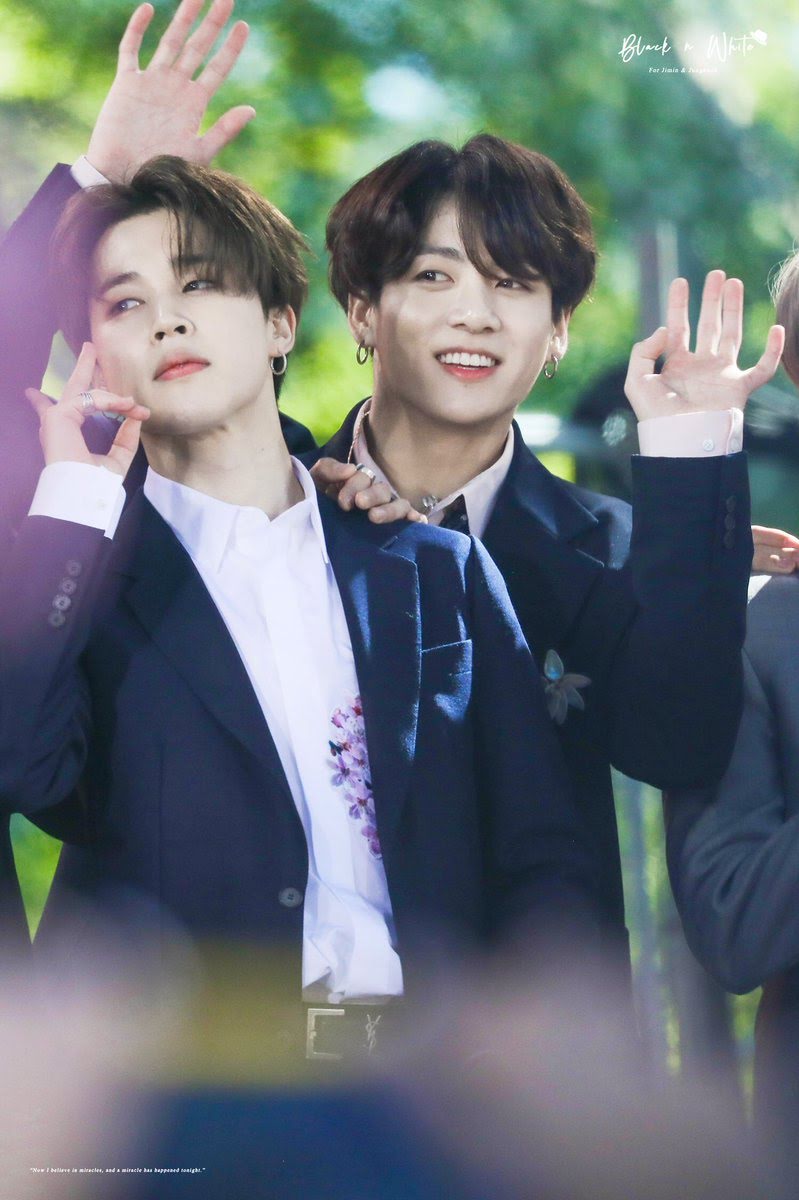 BTS, Jungkook, Jimin, JiKook, Jungkook Jimin ấm sực người, Jungkook Jimin Ship, Jungkook Jimin hug, Jungkook cute, Jimin cute, Jungkook Jimin OTP, Jungkook sexy