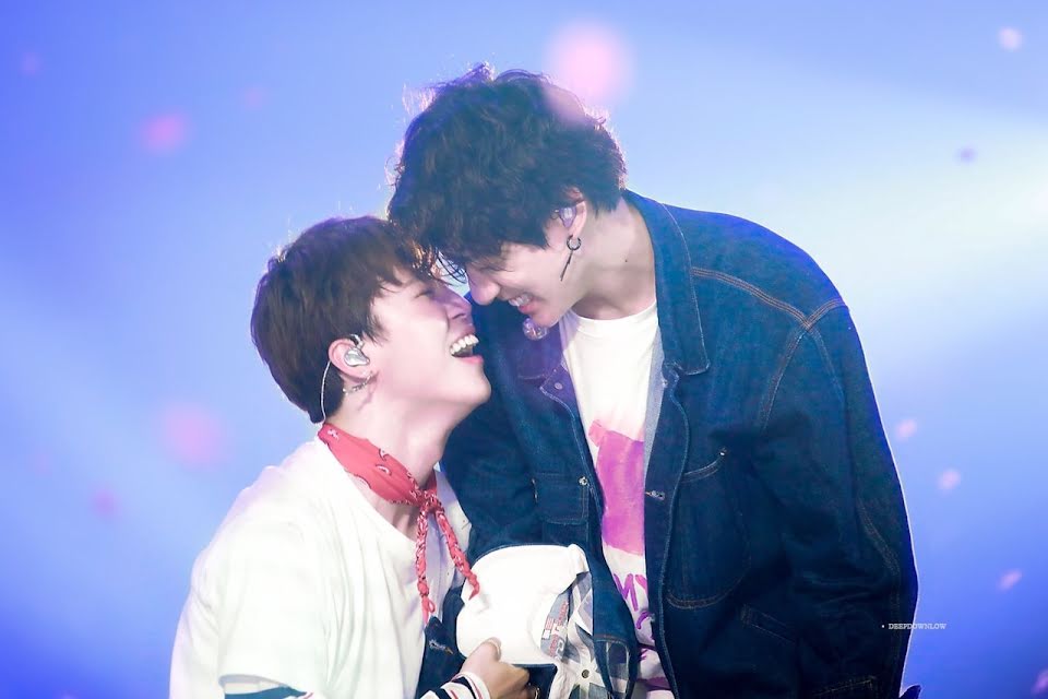 BTS, Jungkook, Jimin, JiKook, Jungkook Jimin ấm sực người, Jungkook Jimin Ship, Jungkook Jimin hug, Jungkook cute, Jimin cute, Jungkook Jimin OTP, Jungkook sexy