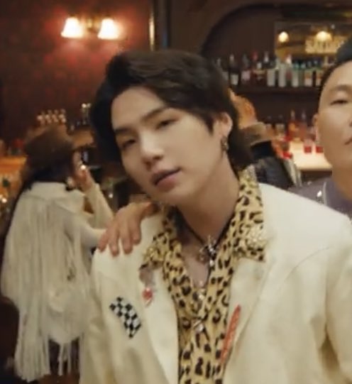 BTS, Suga, Psy, That That, ARMY phản ứng khi thấy Suga trong MV Psy, Suga Psy, Suga That That, Suga meme, Suga savage, ARMY reaction, ARMY funny, Suga funny