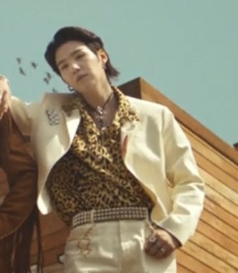 BTS, Suga, Psy, That That, ARMY phản ứng khi thấy Suga trong MV Psy, Suga Psy, Suga That That, Suga meme, Suga savage, ARMY reaction, ARMY funny, Suga funny