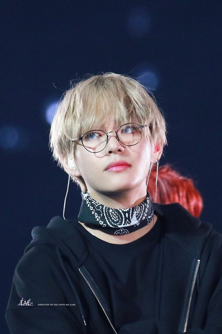 BTS, V BTS, BTS Style, V BTS style, V BTS glasses, V BTS đeo kính, V BTS cute, V BTS handsome, V BTS sexy, V BTS outfit, Jungkook, Jimin, Jin, RM, Suga, J-Hope