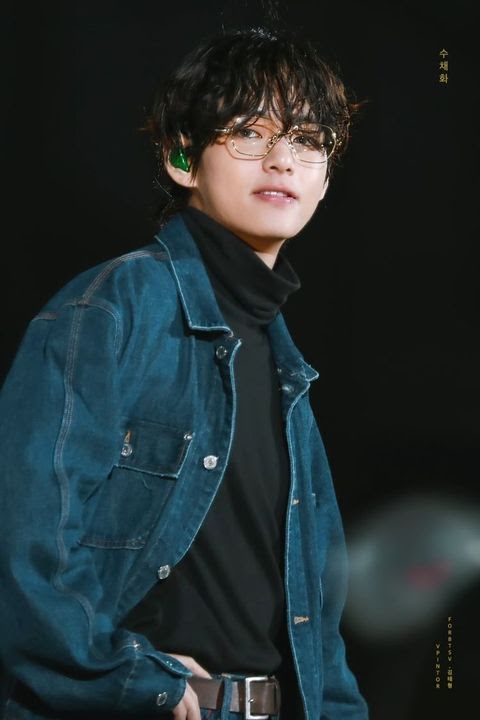 BTS, V BTS, BTS Style, V BTS style, V BTS glasses, V BTS đeo kính, V BTS cute, V BTS handsome, V BTS sexy, V BTS outfit, Jungkook, Jimin, Jin, RM, Suga, J-Hope