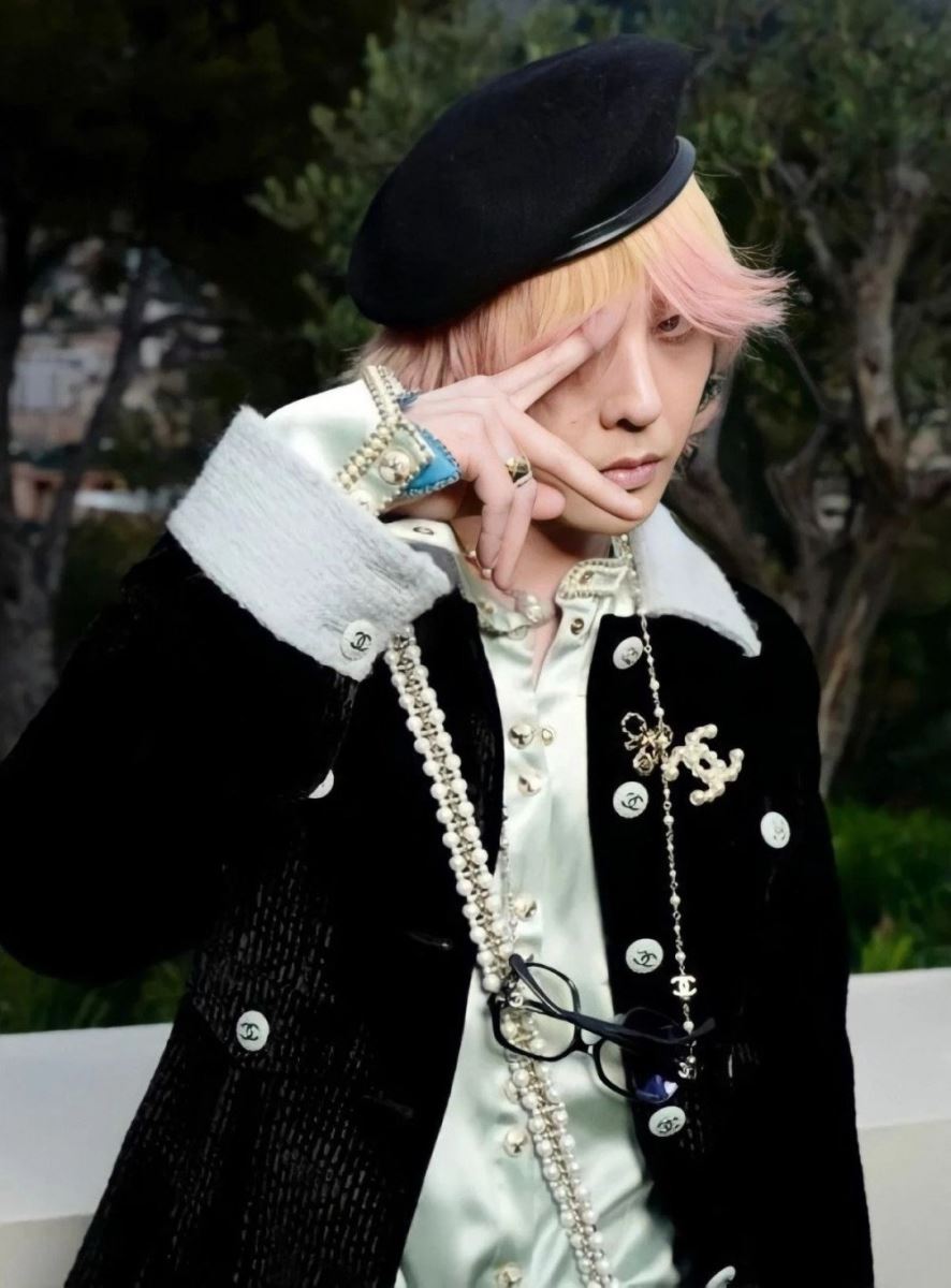 BigBang, G-Dragon, G-Dragon 2022, G-Dragon outfit Chanel chính thức, G-Dragon style, G-Dragon Chanel, G-Dragon outfit, G-dragon cool, G-Dragon photoshoot