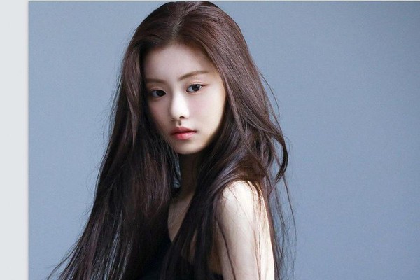 BTS, Le Sserafim, Kim Garam, Le Sserafim bạo lực học đường, Garam bạo lực học đường, Le Sserafim phốt, Fearless,Kim Chae-won, Huh Yun-jin, Kazuha, Hong Eun-chae