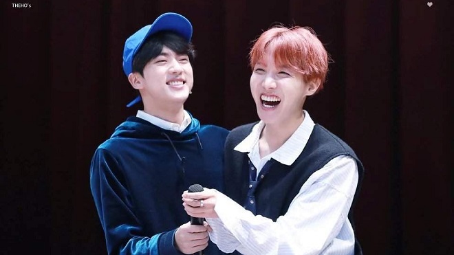 Jin BTS oẳn tù tì với J-Hope chỉ vì việc cỏn con này, cái kết mới thật xúc động