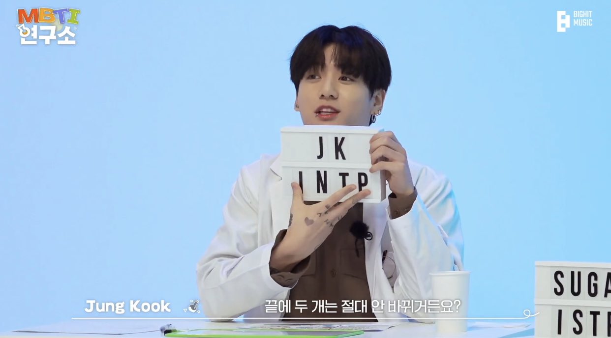 BTS, Jungkook hướng nội, Jungkook MBTI, Jungkook ghét điện thoại, Jungkook habit, Jungkook cute, Jungkook 2022, Jungkook handsome, Jungkook sexy, Jungkook bạn gái