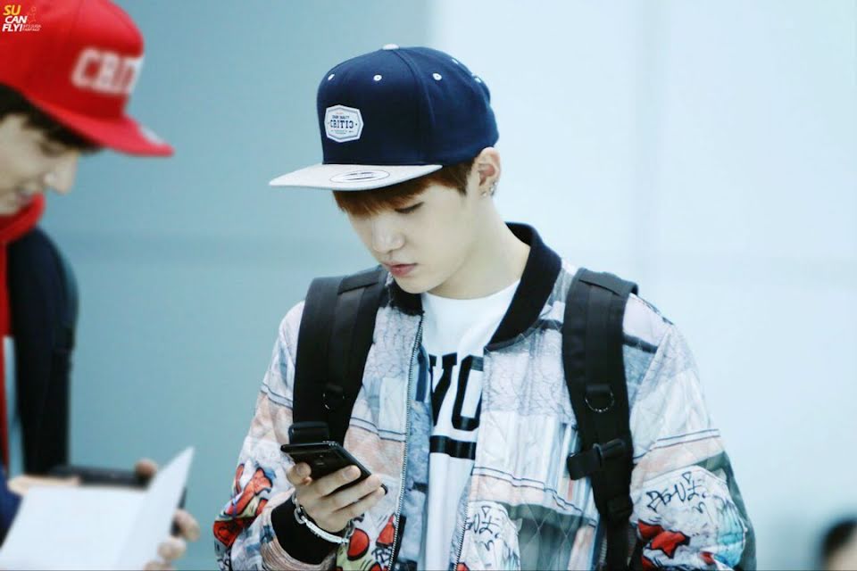 BTS, Suga, thời trang sân bay Suga tiến hóa, Suga fashion, Suga Style, BTS Style, Suga airport outfit, Suga outfit, Suga savage, Suga cute, Suga meme, Kpop style