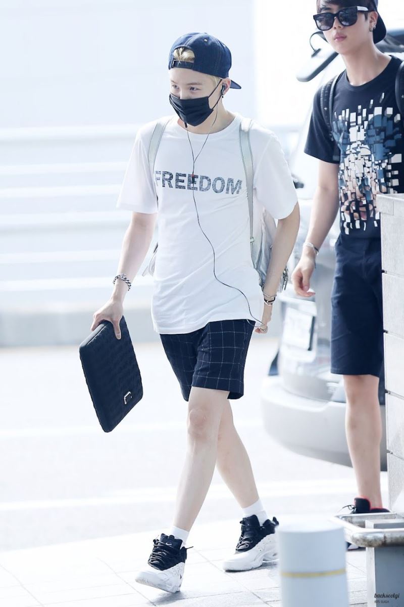 BTS, Suga, thời trang sân bay Suga tiến hóa, Suga fashion, Suga Style, BTS Style, Suga airport outfit, Suga outfit, Suga savage, Suga cute, Suga meme, Kpop style