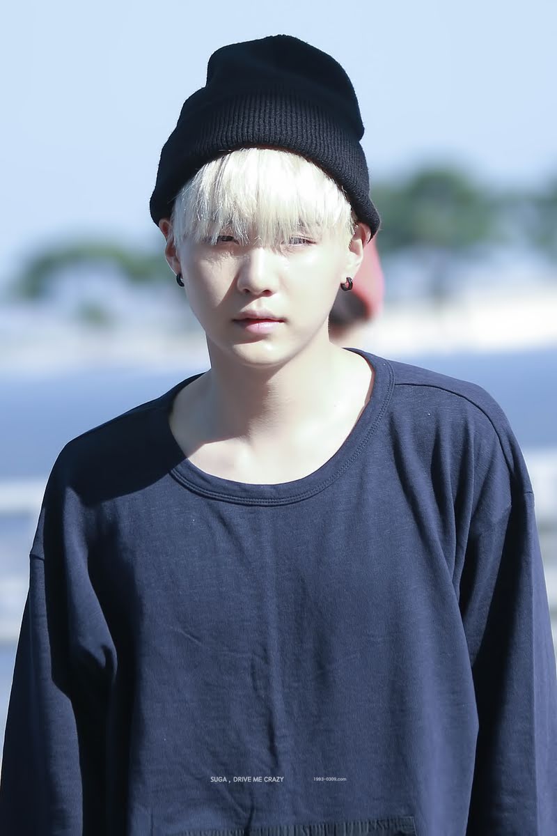 BTS, Suga, thời trang sân bay Suga tiến hóa, Suga fashion, Suga Style, BTS Style, Suga airport outfit, Suga outfit, Suga savage, Suga cute, Suga meme, Kpop style