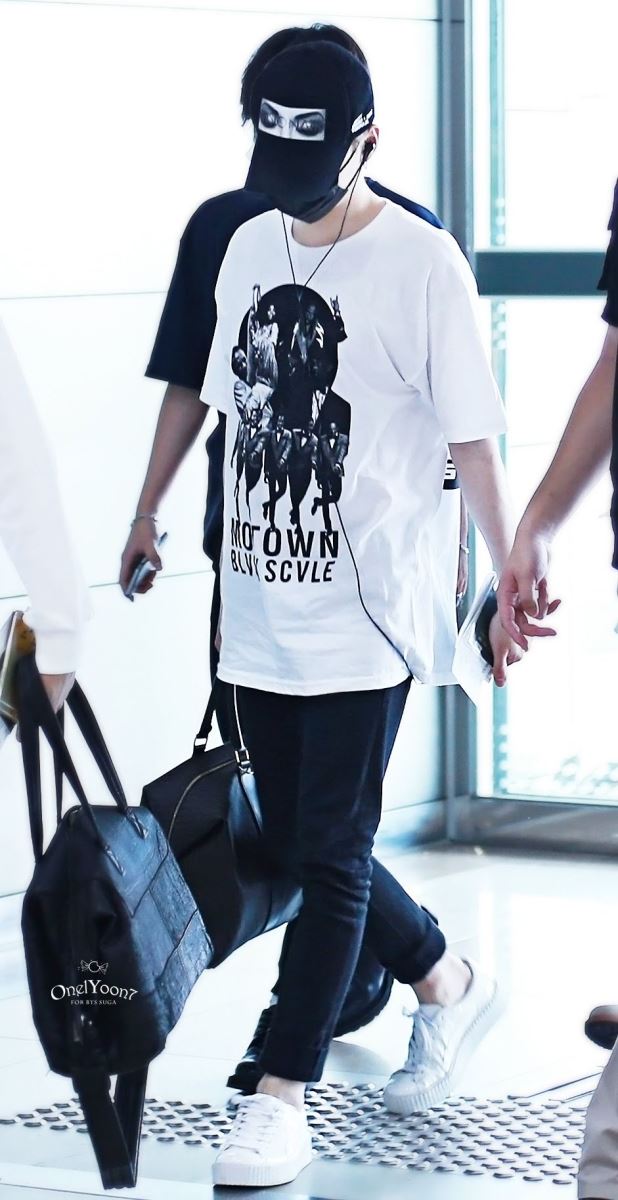 BTS, Suga, thời trang sân bay Suga tiến hóa, Suga fashion, Suga Style, BTS Style, Suga airport outfit, Suga outfit, Suga savage, Suga cute, Suga meme, Kpop style