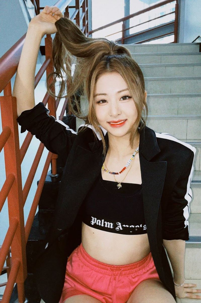 BTS, HYBE, Lịch sử nhóm nhạc nữ ở HYBE, Le Sserafim, Glam, Gfriend, Fromis_9, TXT, bạo lực học đường, Kim Garam, HYBE bê bối, Jungkook, Jimin, V BTS