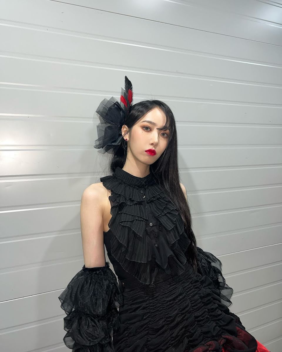 BTS, HYBE, Lịch sử nhóm nhạc nữ ở HYBE, Le Sserafim, Glam, Gfriend, Fromis_9, TXT, bạo lực học đường, Kim Garam, HYBE bê bối, Jungkook, Jimin, V BTS