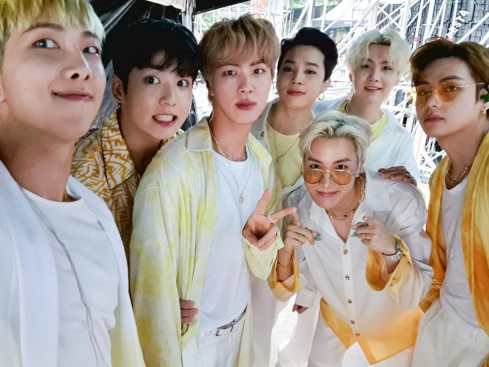 BTS, BTS tung loạt ảnh selfie, BTS Selfie 2022, BTS FESTA selfie, ARMY, BTS FESTA, FESTA 2022, Jin, Jimin, Jungkook, J-Hope, RM, Suga, V, Jungkook selfie, V BTS selfie