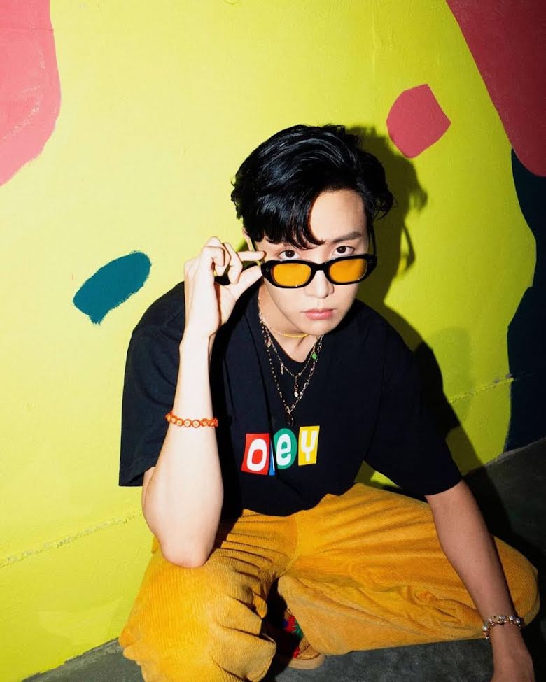 BTS, BTS tái hiện ảnh cũ, BTS mặc lại đồ cũ, BTS 2022, FESTA 2022, BTS photo Festa 2022, BTS recreat photo, Jin, Jimin, J-Hope, Jungkook, RM, Suga, V