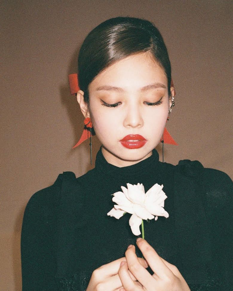 Blackpink, Jennie, Jennie giường, Jennie sofa, Jennie loa, Jennie sang chảnh, Jennie giàu có, nhà Jennie, Jennie rich,Blackpink Style, Jennie Style, Kpop Style