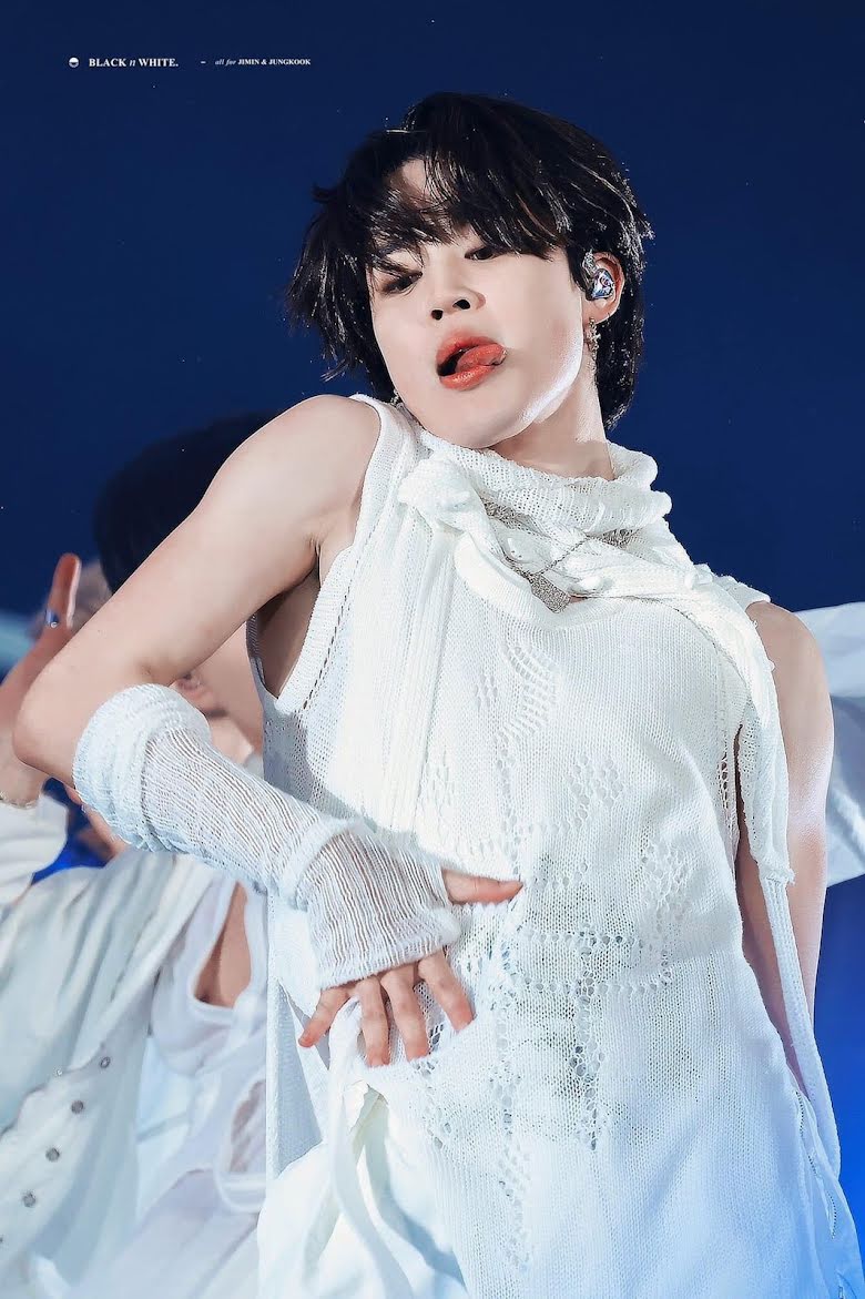 BTS, Jimin, Jimin muốn trần trụi hơn, Jimin chương 2, Jimin solo, Jimin sexy, Jimin abs, Jimin shirtless, Jin, J-Hope, Jungkook, RM, Suga, V, BTS Chương 2