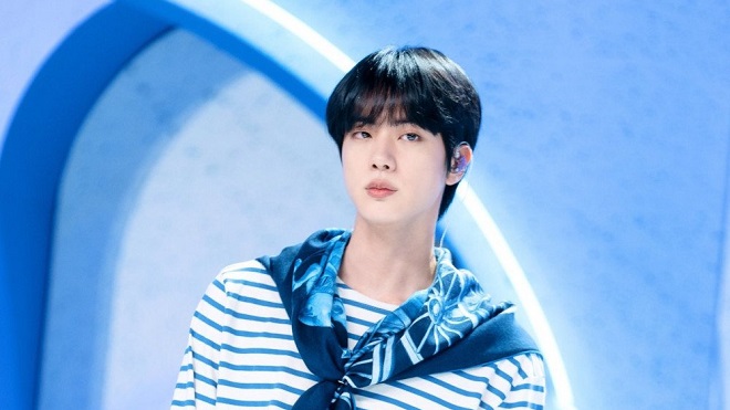 Jin BTS gây sốc với vẻ đẹp không thốt nên lời ở Inkigayo