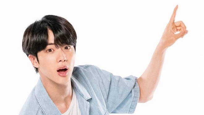 Jin BTS miệt mài đi săn hàng, khổ không khác gì ARMY