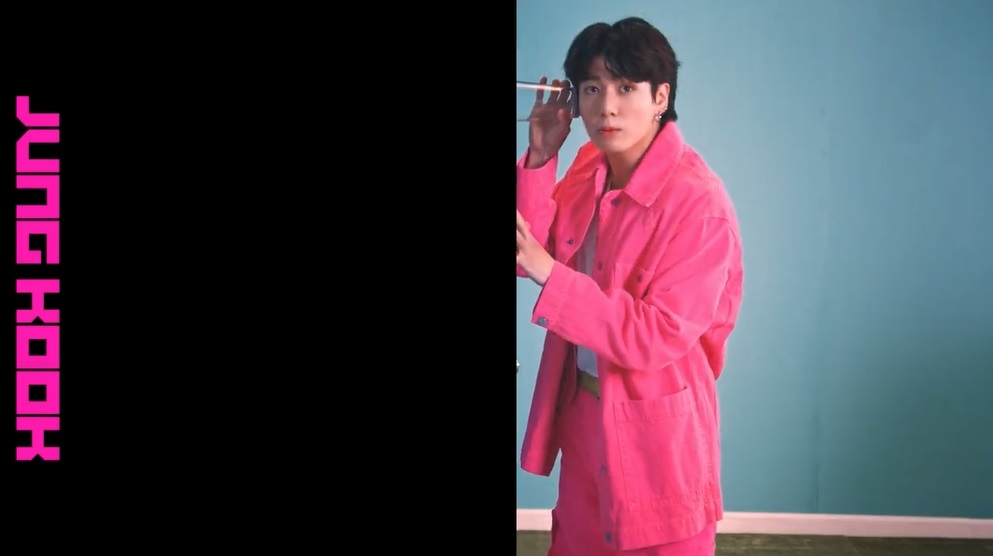 BTS, Jungkook, Jungkook vừa ngầu vừa nhí nhảnh, Charlie Puth, Left and Right, BTS Chương 2, BTS Solo, Jungkook solo, Jungkook pink outfit, Jungkook cute, Jungkook 2022