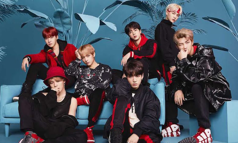 BTS, BTS vui vì 1 chiếc lá, BTS phát hiện kẻ trá hình, fan BTS trá hình vào BigHit, tin đồn BTS, BTS ngoài đời, BTS real life, Jin, Jimin, J-Hope, Jungkook, RM, Suga, V