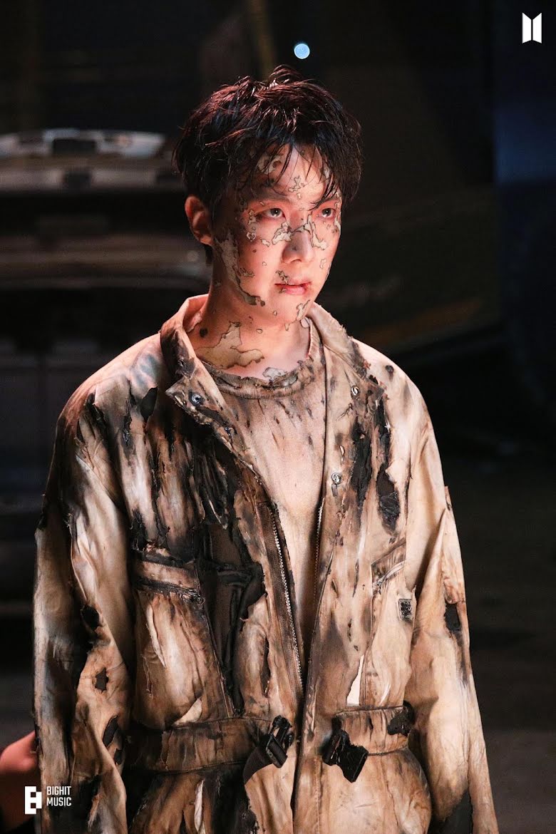 BTS, J-Hope, J-Hope nóng bỏng trong hậu trường Arson, J-Hope Arson behind the scence, Jack in the Box, Arson, More, BTS Chương 2, BTS solo, Jin, Jimin, Jungkook, RM, Suga