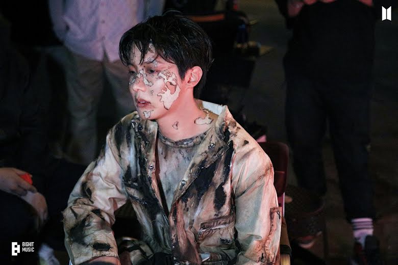 BTS, J-Hope, J-Hope nóng bỏng trong hậu trường Arson, J-Hope Arson behind the scence, Jack in the Box, Arson, More, BTS Chương 2, BTS solo, Jin, Jimin, Jungkook, RM, Suga