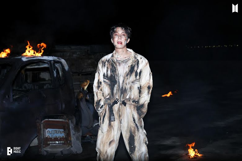 BTS, J-Hope, J-Hope nóng bỏng trong hậu trường Arson, J-Hope Arson behind the scence, Jack in the Box, Arson, More, BTS Chương 2, BTS solo, Jin, Jimin, Jungkook, RM, Suga