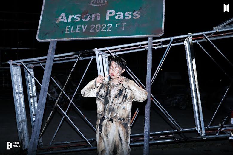 BTS, J-Hope, J-Hope nóng bỏng trong hậu trường Arson, J-Hope Arson behind the scence, Jack in the Box, Arson, More, BTS Chương 2, BTS solo, Jin, Jimin, Jungkook, RM, Suga