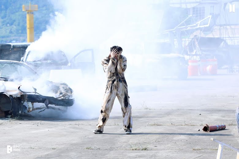 BTS, J-Hope, J-Hope nóng bỏng trong hậu trường Arson, J-Hope Arson behind the scence, Jack in the Box, Arson, More, BTS Chương 2, BTS solo, Jin, Jimin, Jungkook, RM, Suga