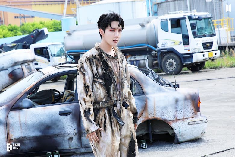 BTS, J-Hope, J-Hope nóng bỏng trong hậu trường Arson, J-Hope Arson behind the scence, Jack in the Box, Arson, More, BTS Chương 2, BTS solo, Jin, Jimin, Jungkook, RM, Suga