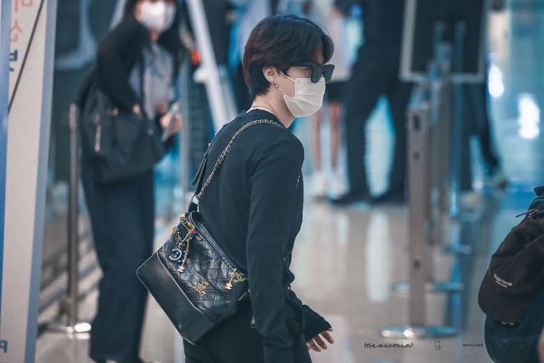 BTS, Jimin, Jimin lên đồ đỉnh cao sang Mỹ, J-Hope, Jimin airport, Jimin outfit, Jimin fashion, Jimin 2022, Lollapalooza, BTS Chương 2, BTS solo, Jin, Jungkook, RM, Suga,V