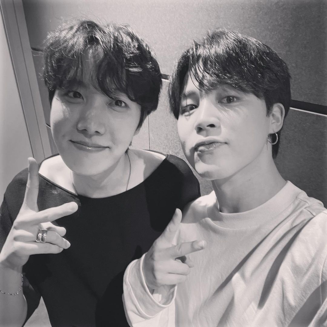 BTS, Jimin vượt lười trở lại Instagram, Jimin J-Hope, Jimin cẩu lương, Jimin, J-Hope, BTS Instagram, Jin, Jungkook, RM, Suga, V, BTS chương 2, BTS solo, More