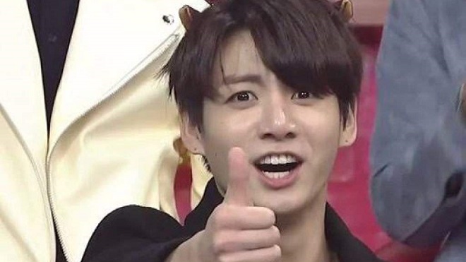 5 lần Jungkook BTS tiết lộ chuyện gia đình siêu cưng, bà siêu ngầu