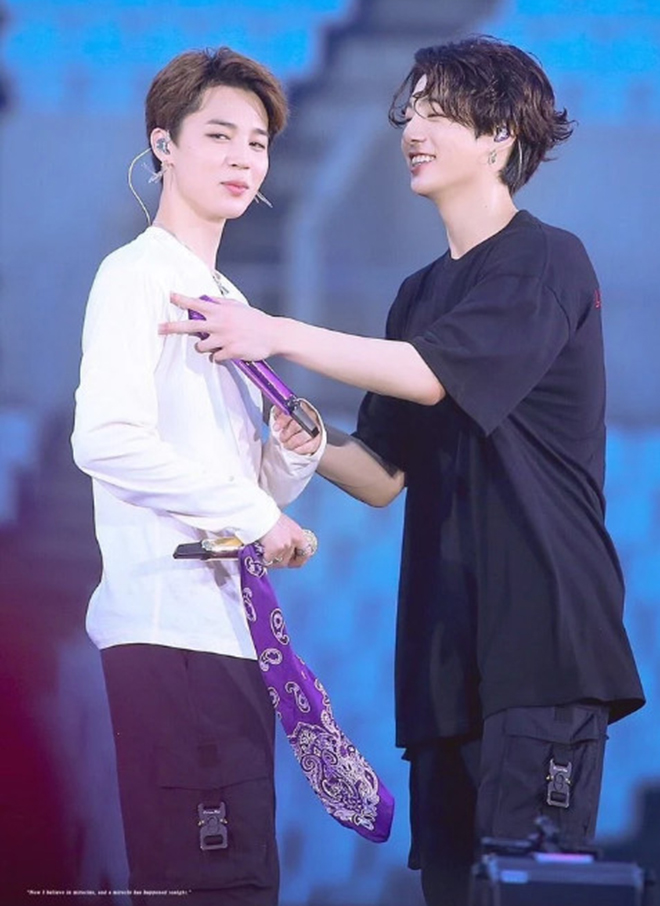 BTS, Jungkook, Jungkook khẳng định chủ quyền, Jimin là của Jungkook, V là của Jungkook, Jimin, V, Vkook, Vmin, JiKook, BTS Funny, Jin, J-Hope, RM, Suga, Jungkook cute