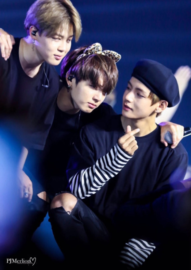 BTS, Jungkook, Jungkook khẳng định chủ quyền, Jimin là của Jungkook, V là của Jungkook, Jimin, V, Vkook, Vmin, JiKook, BTS Funny, Jin, J-Hope, RM, Suga, Jungkook cute