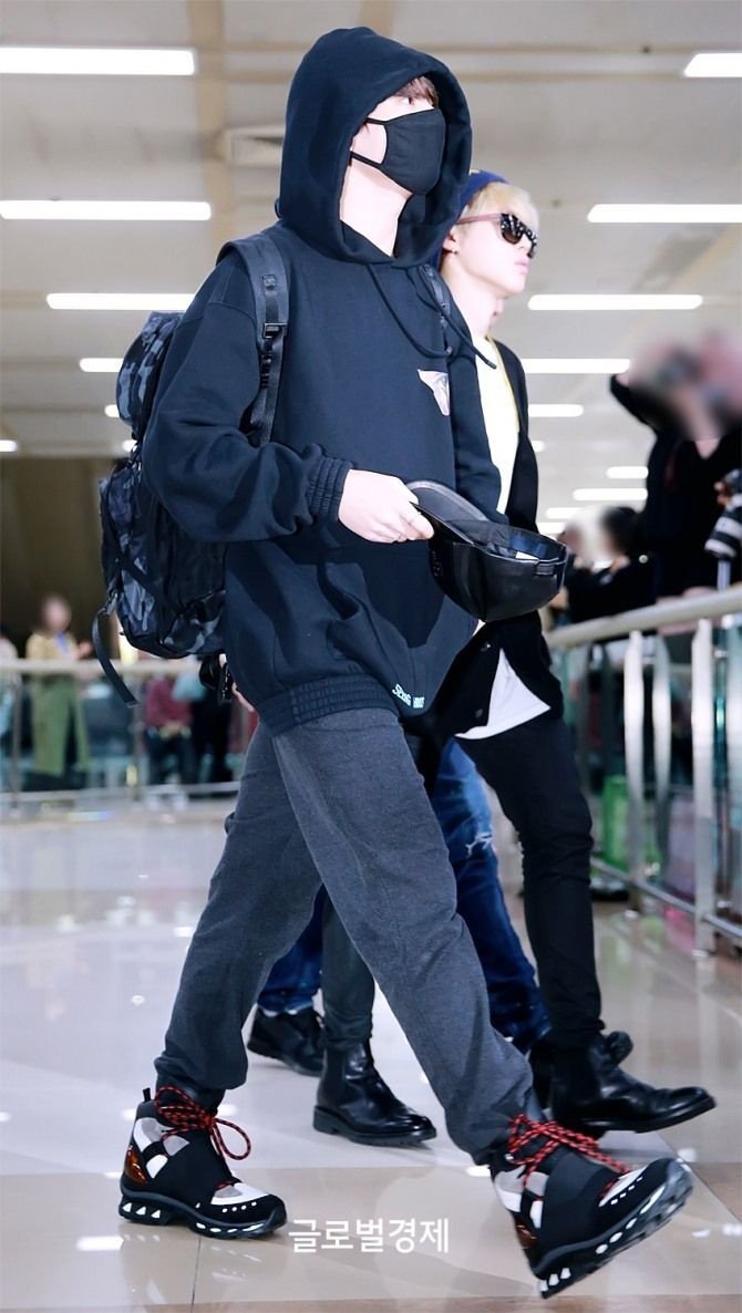 BTS, Jungkook, Jungkook bỏ bùa sân bay, Jungkook airport, Jungkook sân bay, Jungkook outfit, BTS style, Jungkook style, Kpop Style, Jin, Jimin, J-Hope, RM, Suga, V BTS