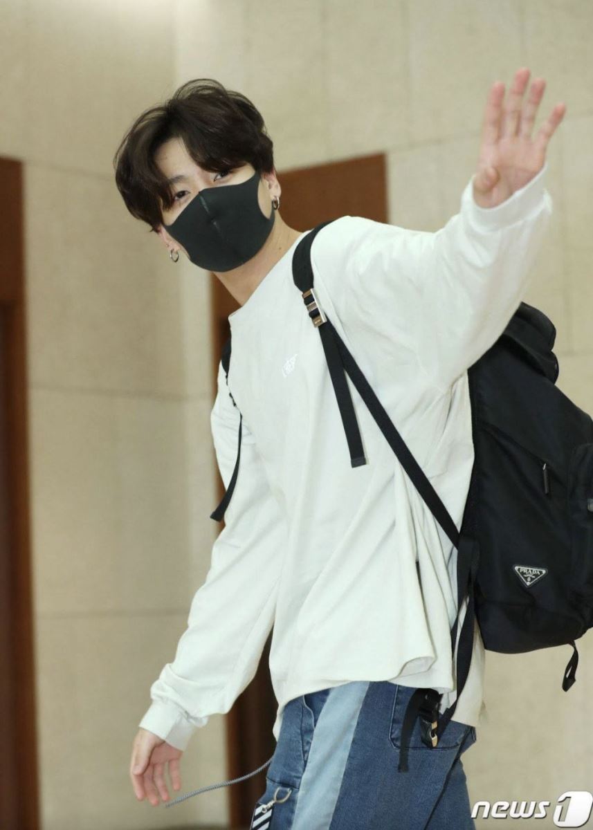 BTS, Jungkook, Jungkook bỏ bùa sân bay, Jungkook airport, Jungkook sân bay, Jungkook outfit, BTS style, Jungkook style, Kpop Style, Jin, Jimin, J-Hope, RM, Suga, V BTS