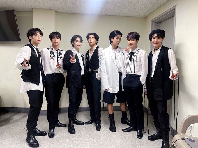 BTS, RM, RM là thành viên solo tiếp theo, RM solo, Jimin solo, thứ tự solo BTS, J-Hope, Jack in the Box, RM, Mono, BTS Chương 2, BTS solo, Jimin, Jin, Jungkook, Suga, V