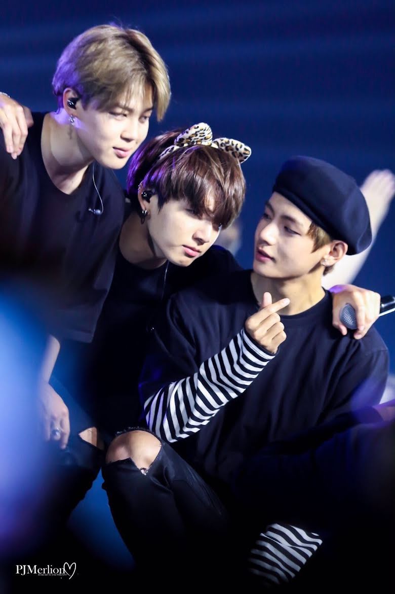 BTS, V BTS, Jimin, Jungkook, V đuổi Jungkook, Jungkook xâm phạm quyền riêng tư của Jimin, V tách Jungkook khỏi Jimin, VMin, VKook, JiKook, Jin, J-Hope, RM, Suga, BTS Fun
