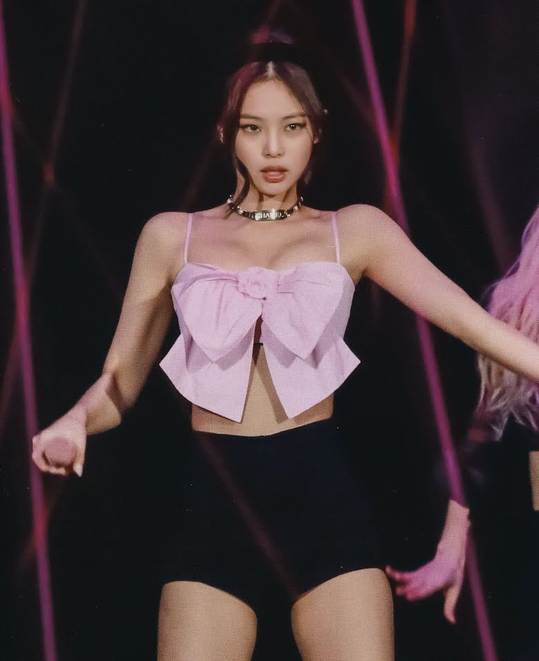 Blackpink, Jennie, đồ gợi cảm nhất của Jennie, Jennie sexy, Jennie outfit, Jennie gợi cảm, Blackpink style, Kpop Style, Jennie Style, Jennie solo, Jennie trend