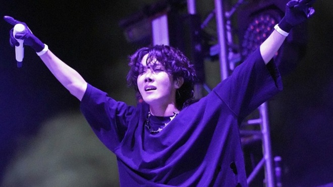 J-Hope BTS đổi tên đổi tính khi sang Mỹ, chỉ ăn được nhờ Jimin