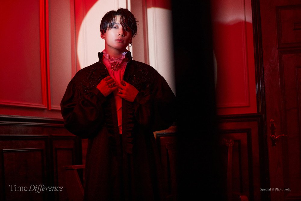 BTS, Jungkook, Jungkook ảnh HD ma cà rồng, Jungkook vampire, Jungkook photooshoot 2022, Jungkook handsome, Jungkook charming, Jungkook cute, Me My Self Jungkook Tim Diff