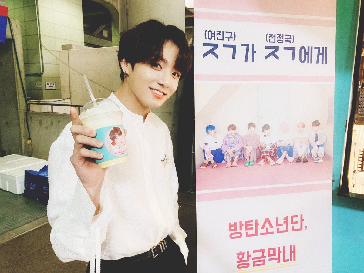 BTS, Ditto, Jungkook, Jungkook nhí nhảnh gửi xe cà phê, Jungkook Yeo Jin Goo, Yeo Jin Goo, Jin, Jimin, J-Hope, RM, Suga, V, Jungkook xe cà phê, Jungkook coffee truck