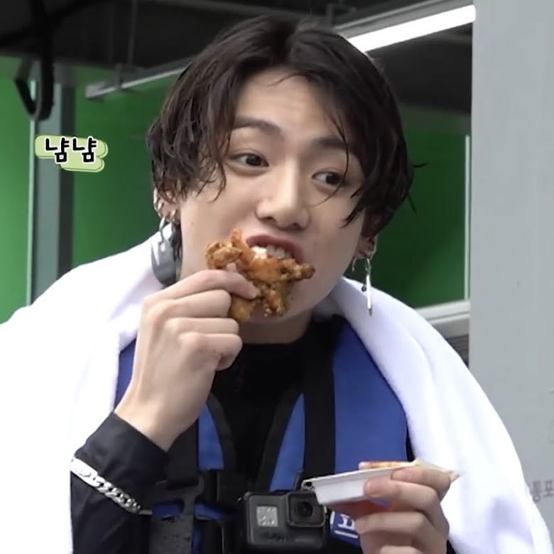 BTS, Jungkook, Jungkook thói ăn khiến RM hoảng hồn, Jungkook thói quen ăn uống, Jungkook eat, Jungkook habit, Jungkook RM, Jungkook cute, Jungkook mukbang