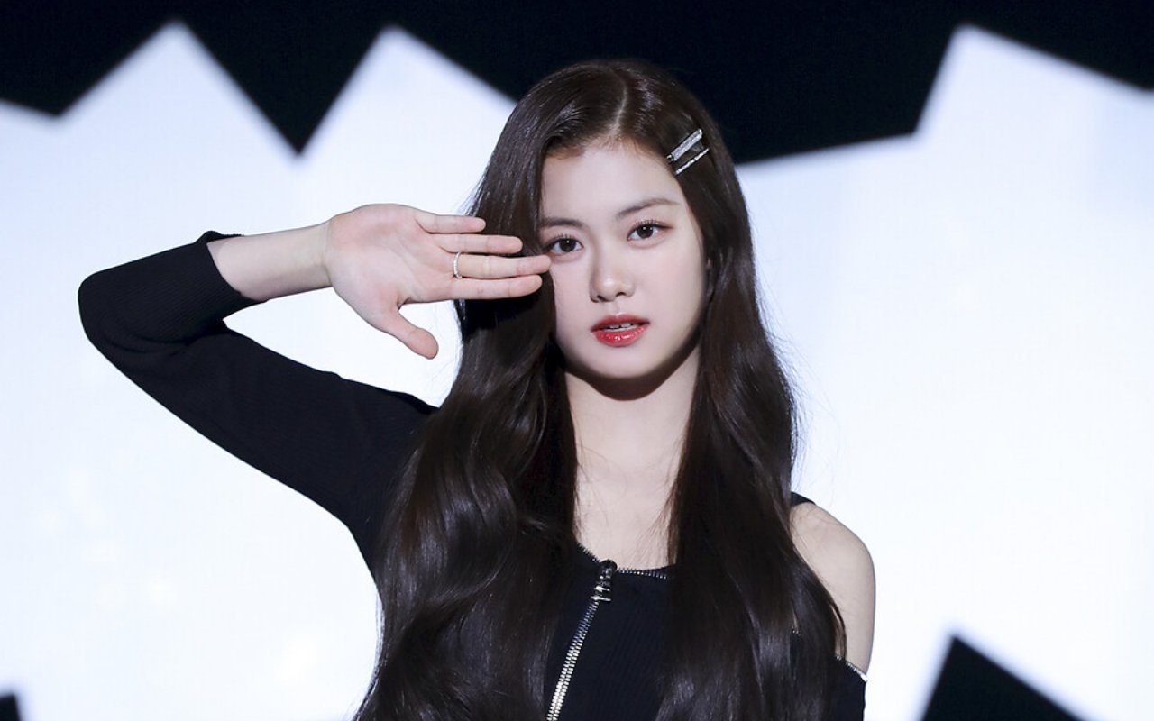 Le Sserafim, Kim Garam, Kim Garam bị bắt nạt, Kim Garam trở lại trường, số phận Kim Garam, Sakura, Kim Chae-won, Huh Yun-jin, Kazuha, Hong Eun-chae, BTS, New Jeans