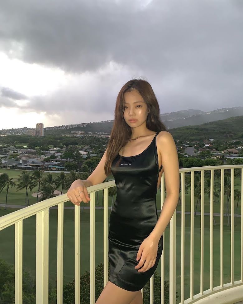 Blackpink, Blackpink đầm đen nhỏ, Blackpink little black dress, Blackpink outfit, Blackpink khác nhau, Jennie, Jisoo, Rose, Lisa, Jennie outfit, Lisa black, Jisoo black