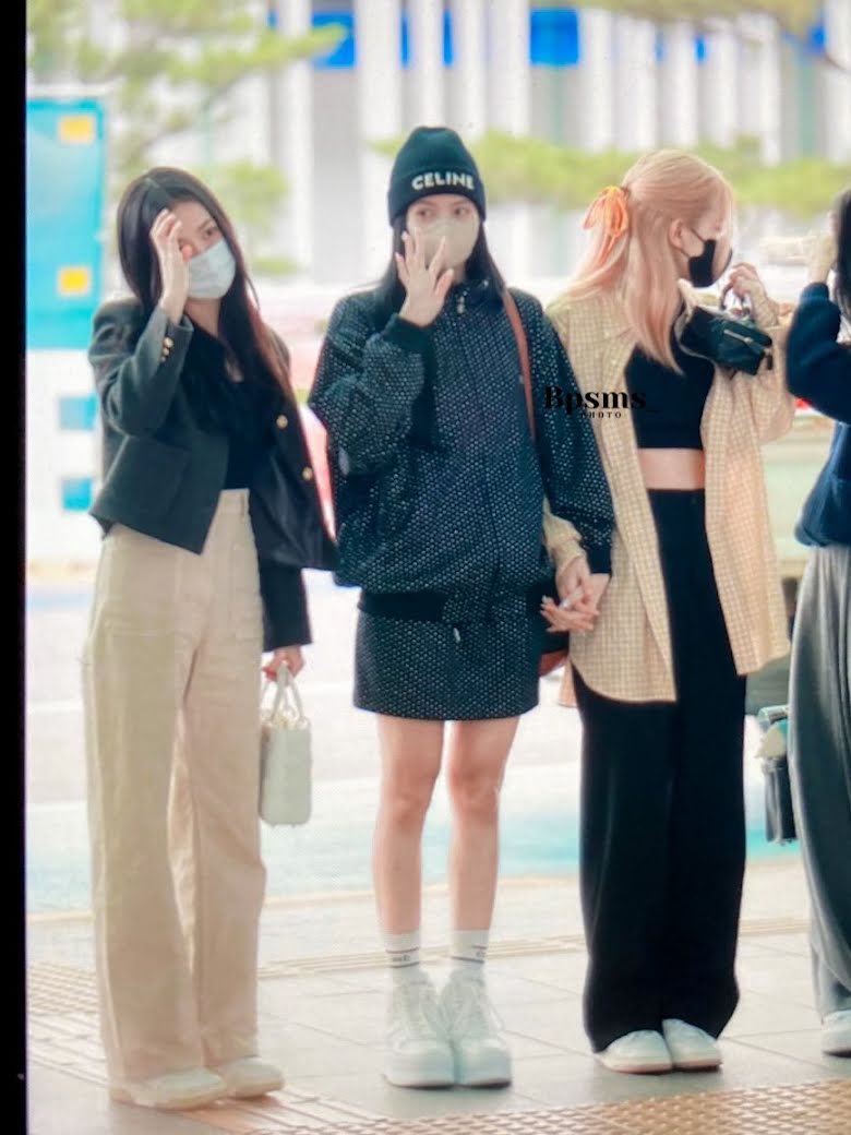 Blackpink, bóc giá đồ sân bay Blackpink, Blackpink airport outfit, Blackpink outfit price, Jennie, Jisoo, Rose, Lisa, Blackpink thời trang sân bay, Born Pink, Shut Down